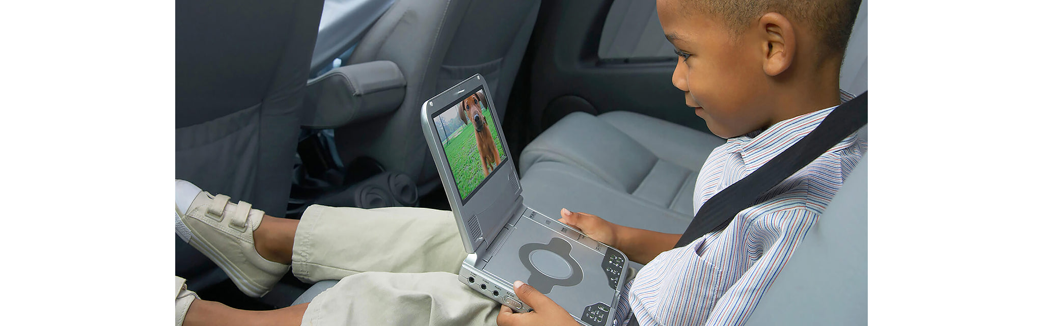 The Benefits of Using a Portable DVD Player for Family Entertainment